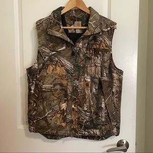 Mens Carhartt camo vest